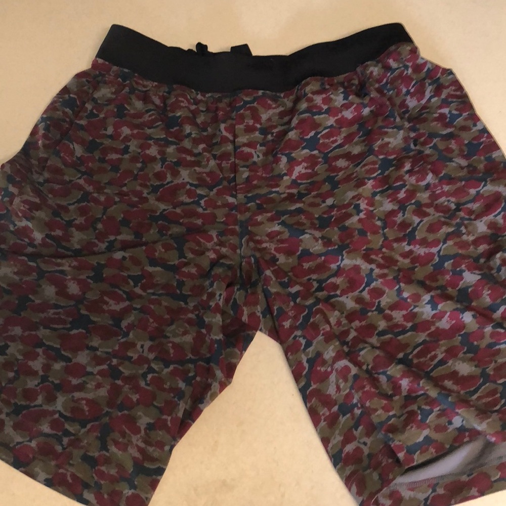 Lulu lemon men’s shorts
